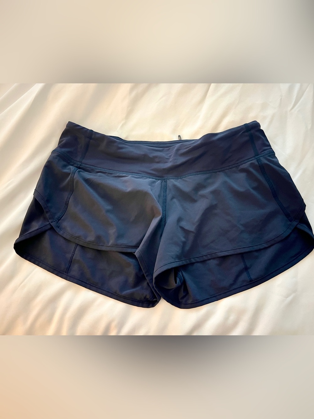 Like new navy Lululemon speed shorts sz6